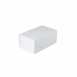 кутија со капак