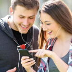 Mobile phone stand with two headphones sockets - Image 4